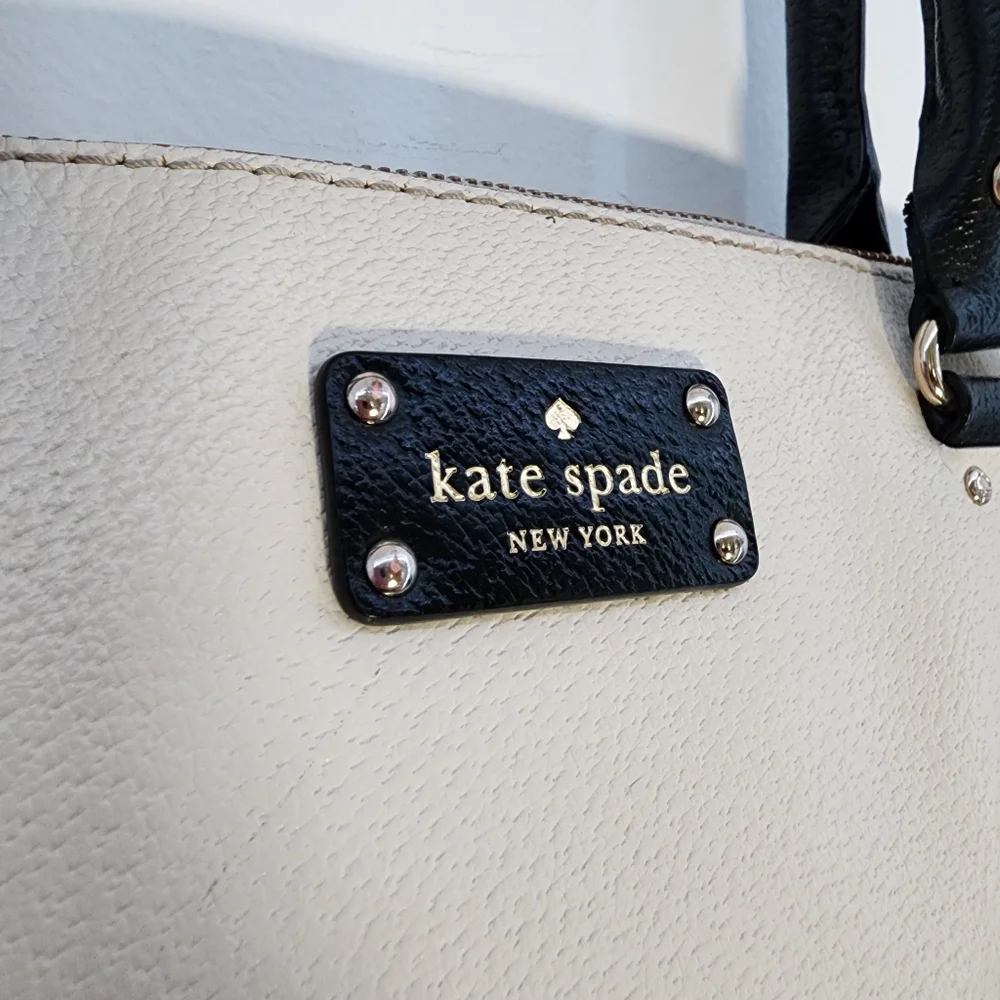 Kate Spade Black and White Satchel with Classic Design - Picture 7 of 16